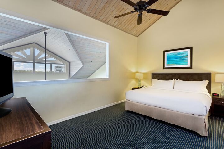 Holiday Inn & Suites Clearwater Beach S-Harbourside by IHG