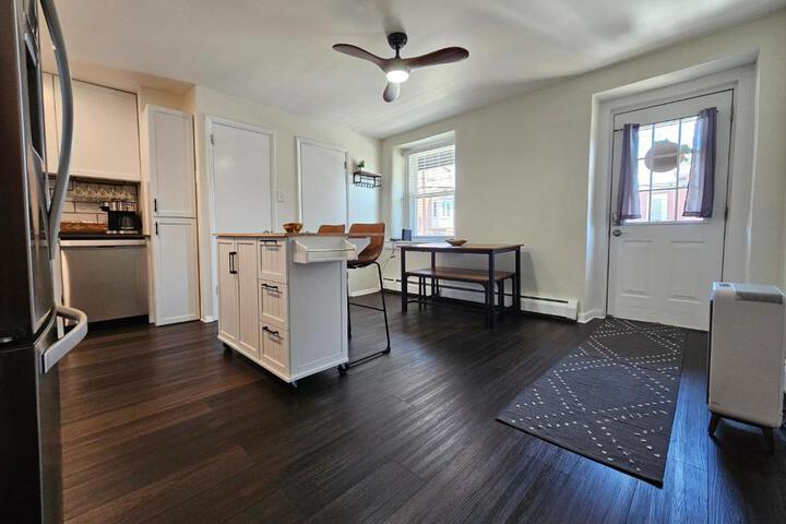 Cozy & Modern 3-Bed Retreat - 8 Mins to Bridge St