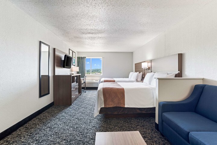 Room 18 of 31