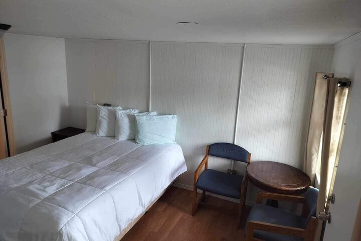 Room 32 of 95