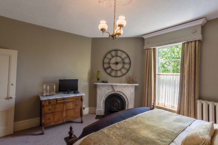 The Woodview Inn
