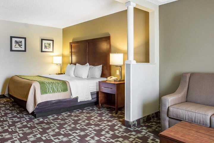 Room 10 of 29