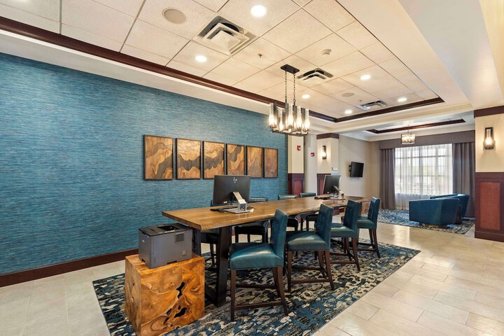 Business Center 57 of 59