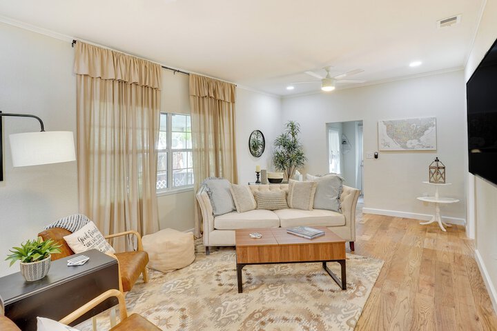 Lake Wales Vacation Rental w / Screened-in Porch!