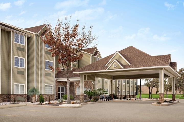 Hotel 3 of 27
