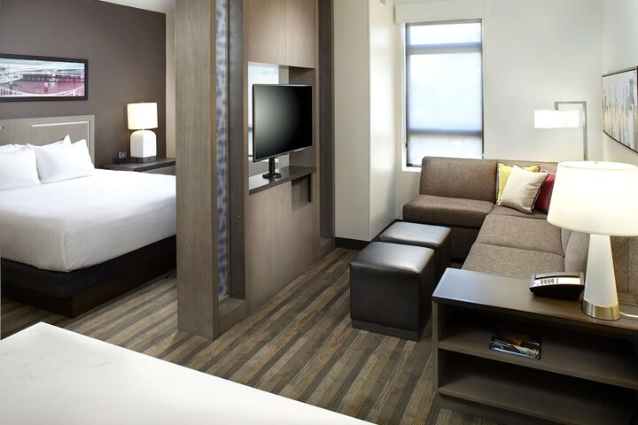 Room 12 of 33