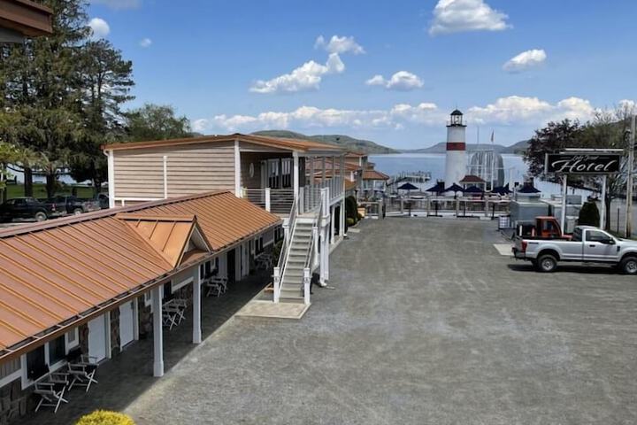 Lake Front Hotel