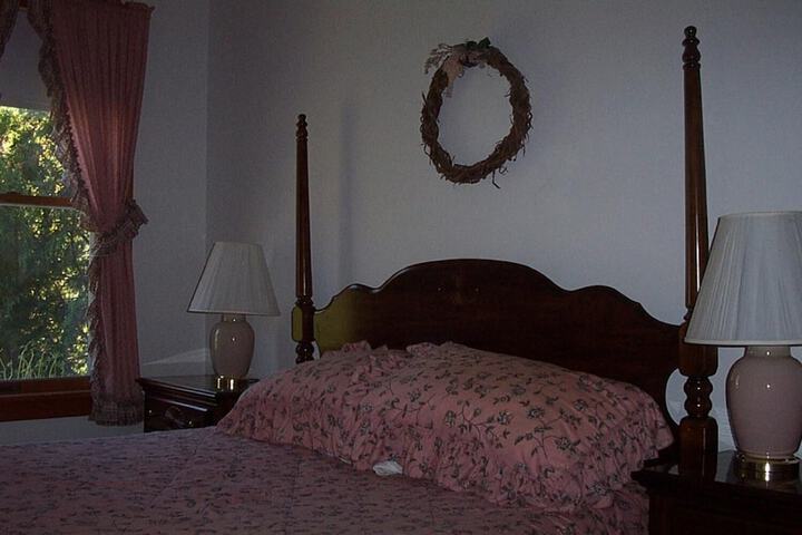 Room 11 of 25