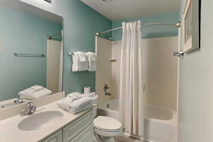 Room 10 of 28