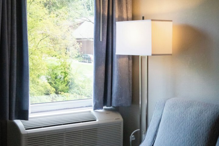 Twin Mountain Inn & Suites