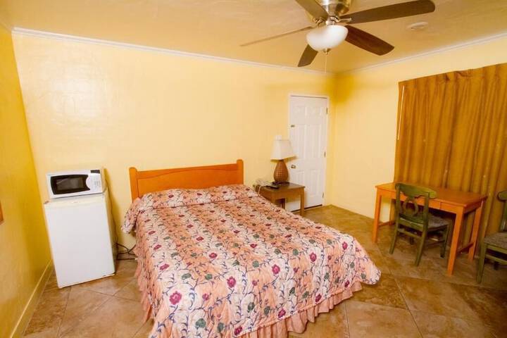 Room 13 of 34