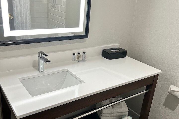Four Points by Sheraton Bedford Manchester Airport