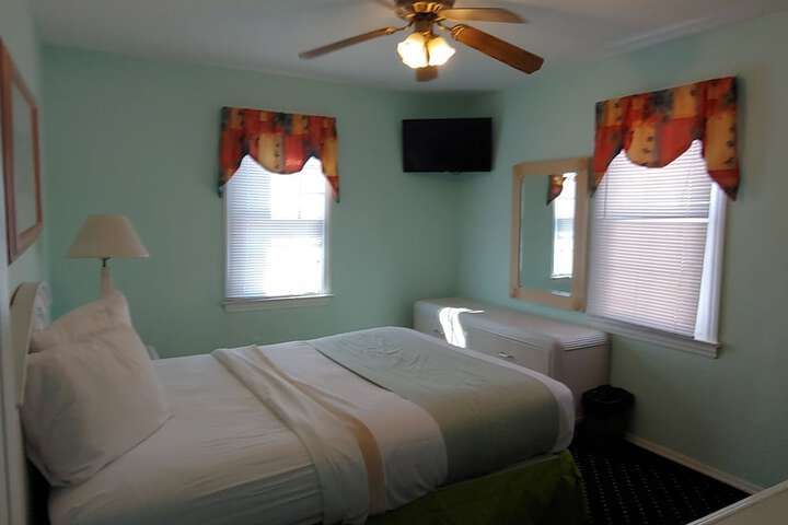 Room 28 of 61