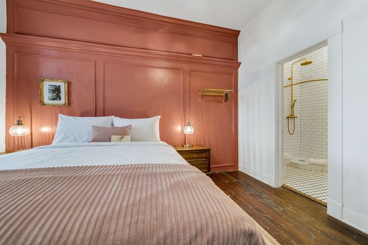 Room 100 of 188