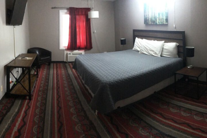 Room 5 of 12