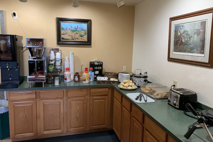 Dining 71 of 109