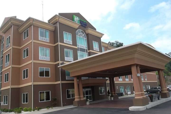 Hotel 2 of 49