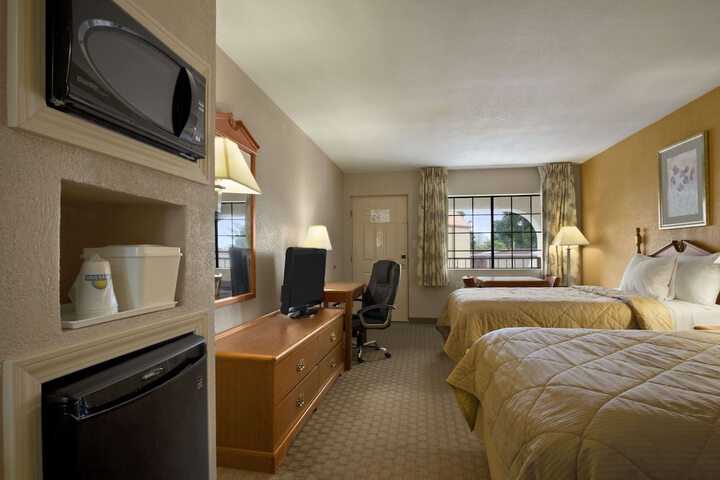 Room 8 of 17