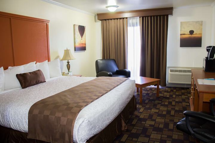 Room 27 of 52