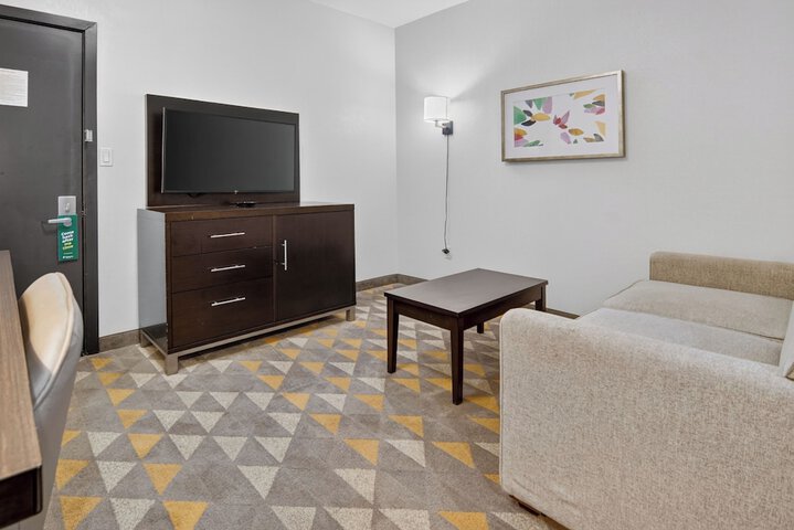 Holiday Inn & Suites Dallas-Addison by IHG