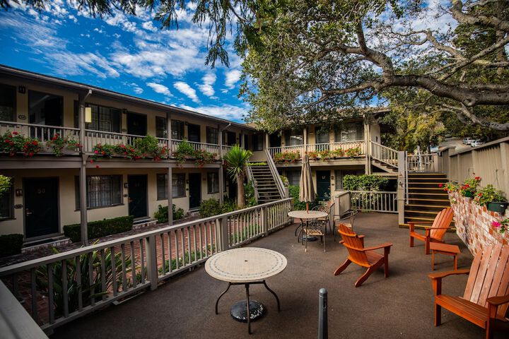 Hotel Exterior 63 of 65