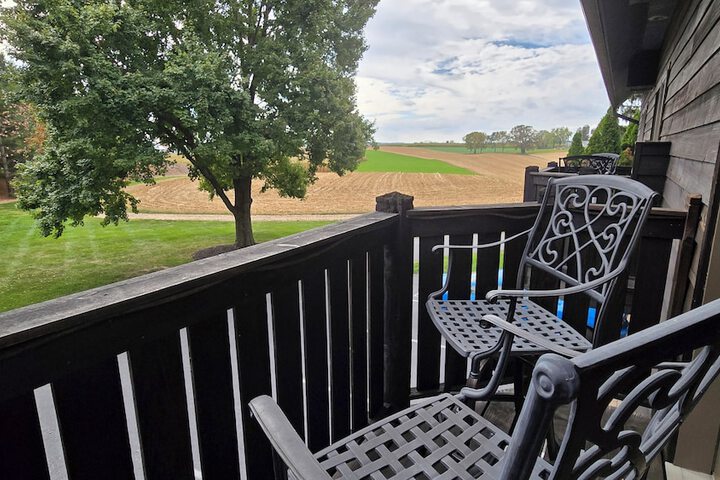 Twin Pine Manor Bed & Breakfast