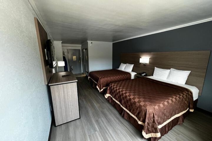 Room 3 of 11