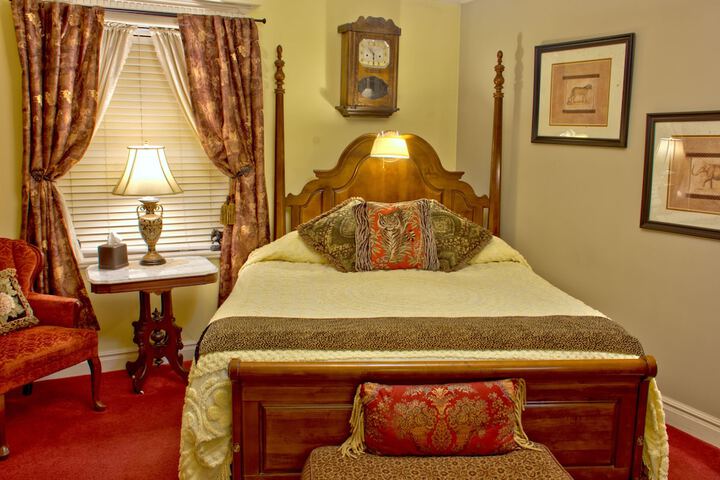 Room 130 of 171