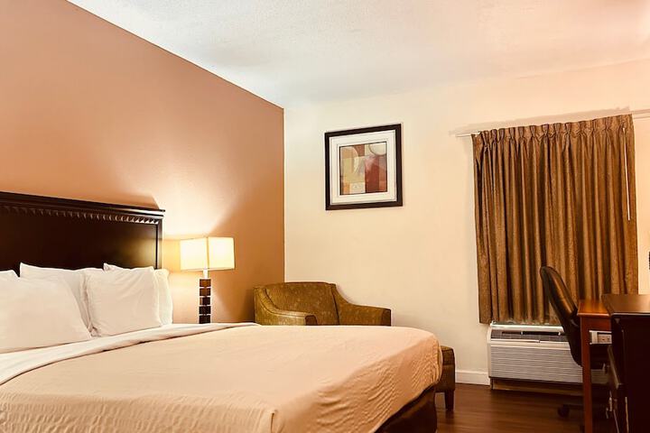 Room 9 of 15