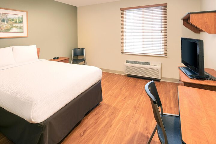 Room 9 of 24