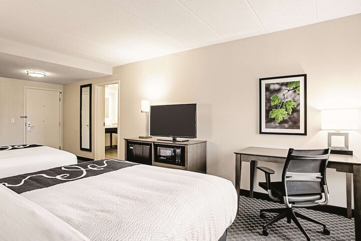 Room 16 of 38
