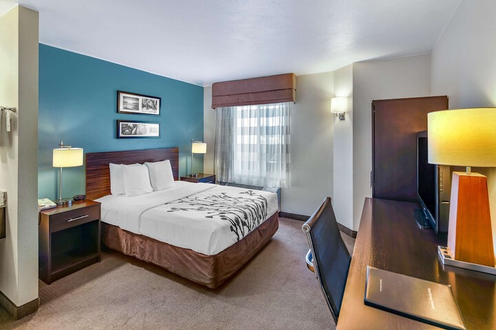Room 25 of 29