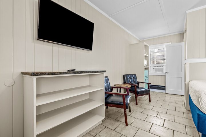 Room 49 of 65