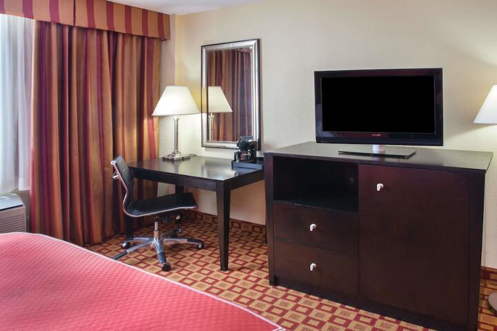 Room 12 of 14