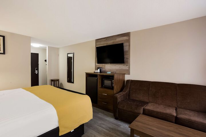 Room 17 of 39