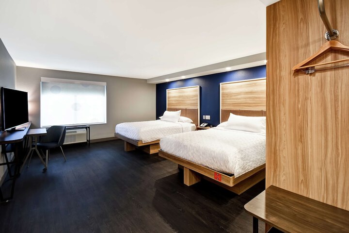 Room 20 of 34