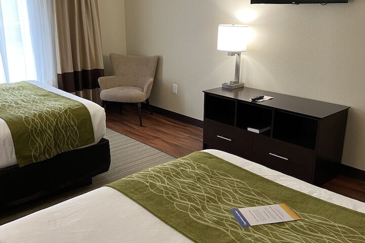 Room 32 of 53