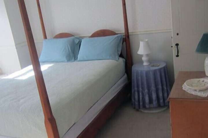 Room 25 of 27