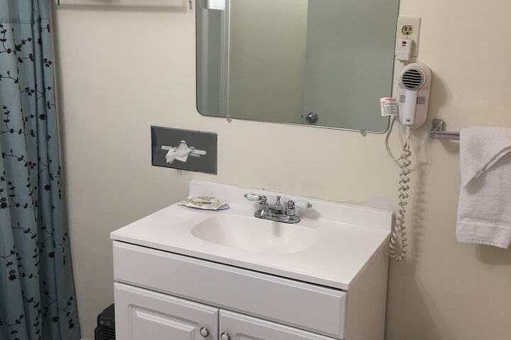 Room 6 of 37