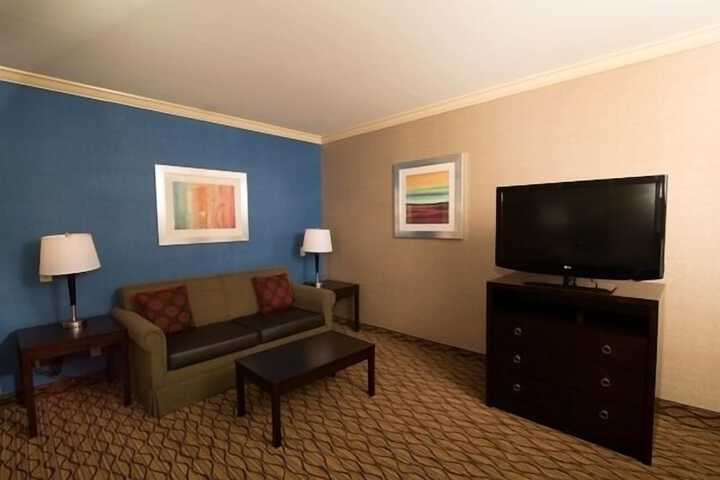 Room 10 of 39