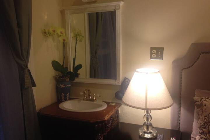 Room 50 of 54