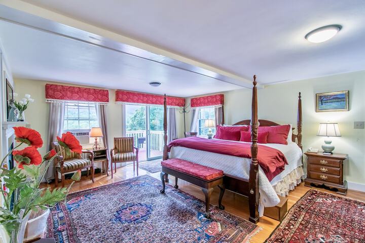 Room 204 of 275
