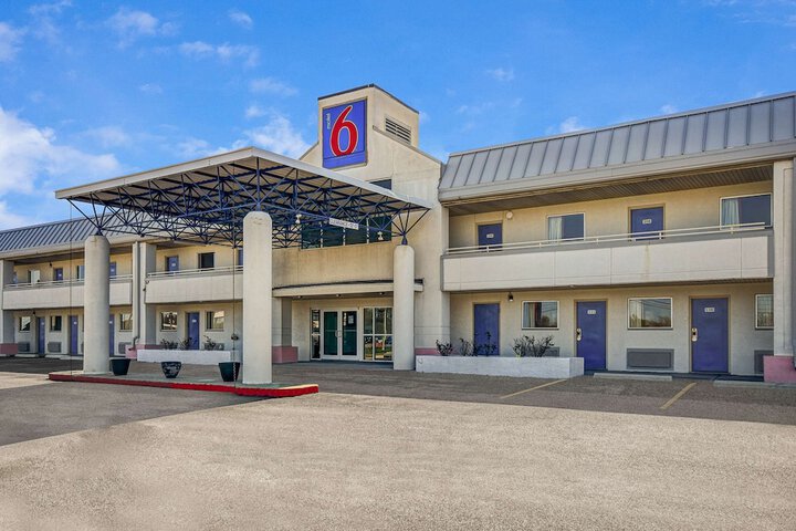 Hotel 3 of 34