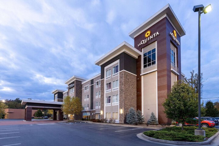 Hotel 4 of 68