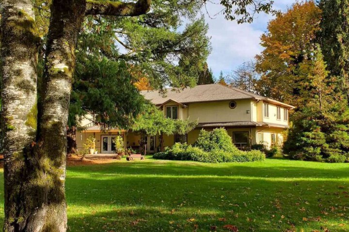 Cedar Wood Lodge B & B