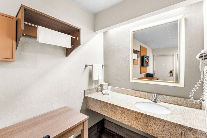 Room 26 of 30