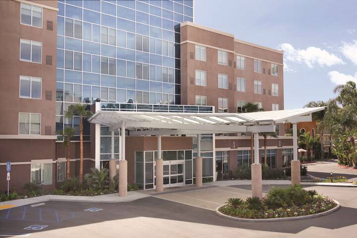 Hotel 2 of 84