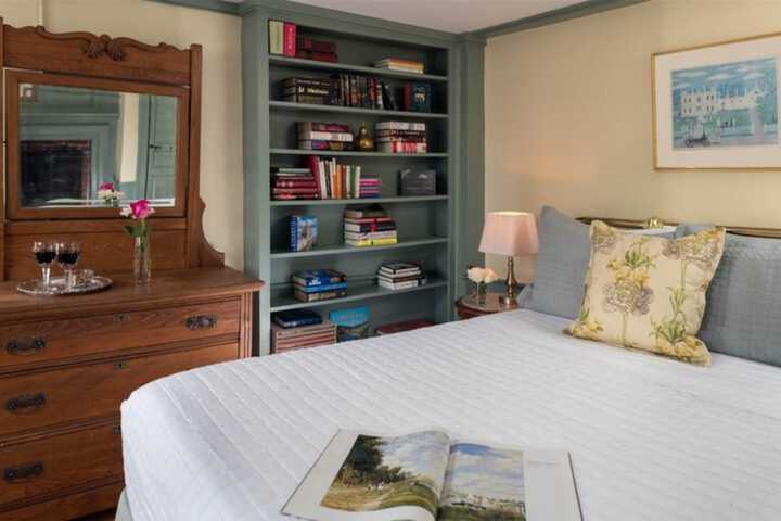 Waldo Emerson Inn