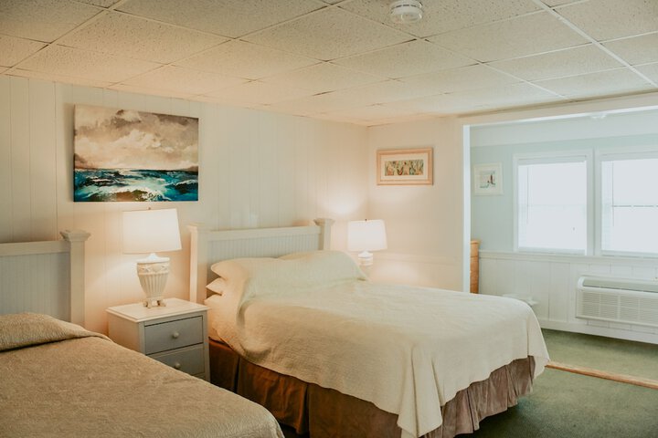 Room 82 of 230
