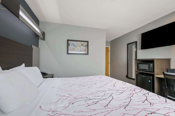 Room 18 of 34